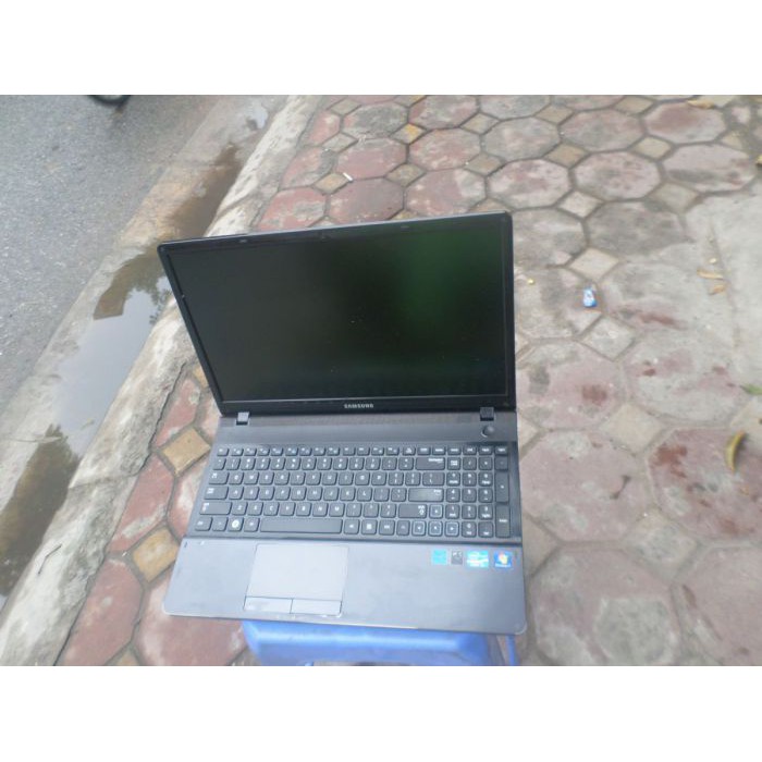 Laptop cũ, Samsung np300e4z, Core i3 2330M , ram 4g, 14 inch led HD