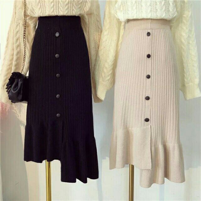 Chân váy len dáng dài đuôi cá lệch đính khuy QC | BigBuy360 - bigbuy360.vn