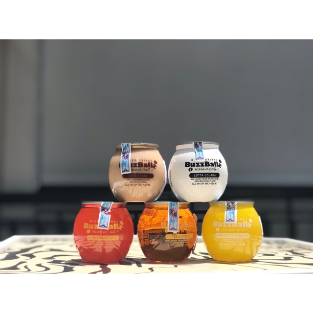 Cocktail trái cây Buzzballz