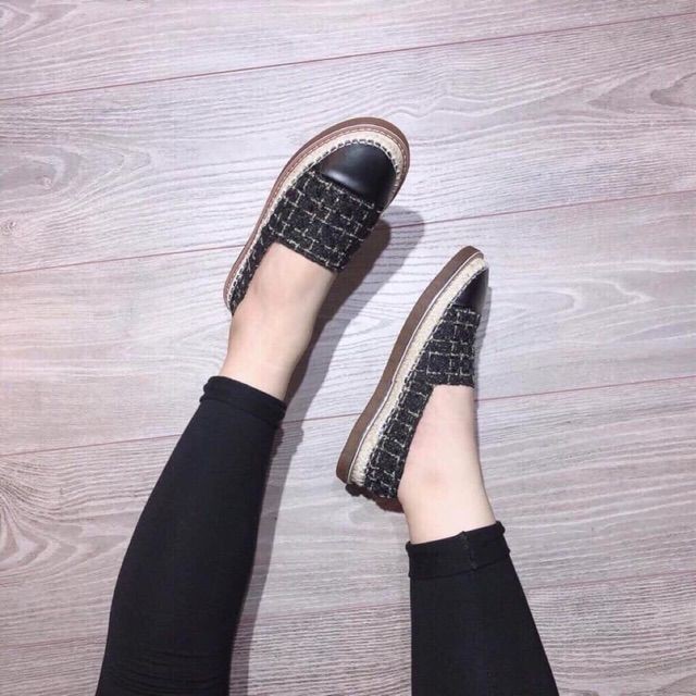 Giày slipon dạ kẻ siêu đẹp! | BigBuy360 - bigbuy360.vn