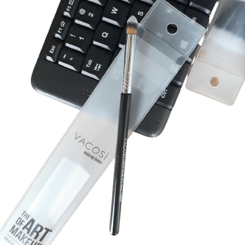 Cọ che khuyết điểm vùng khóe Vacosi Pro FP16