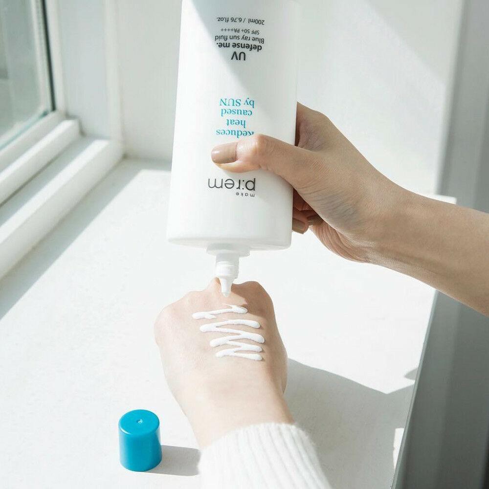 Kem chống nắng Make P:rem UV Defense Me.Blue Ray Sun Fluid SPF 50+ PA++++ | BigBuy360 - bigbuy360.vn