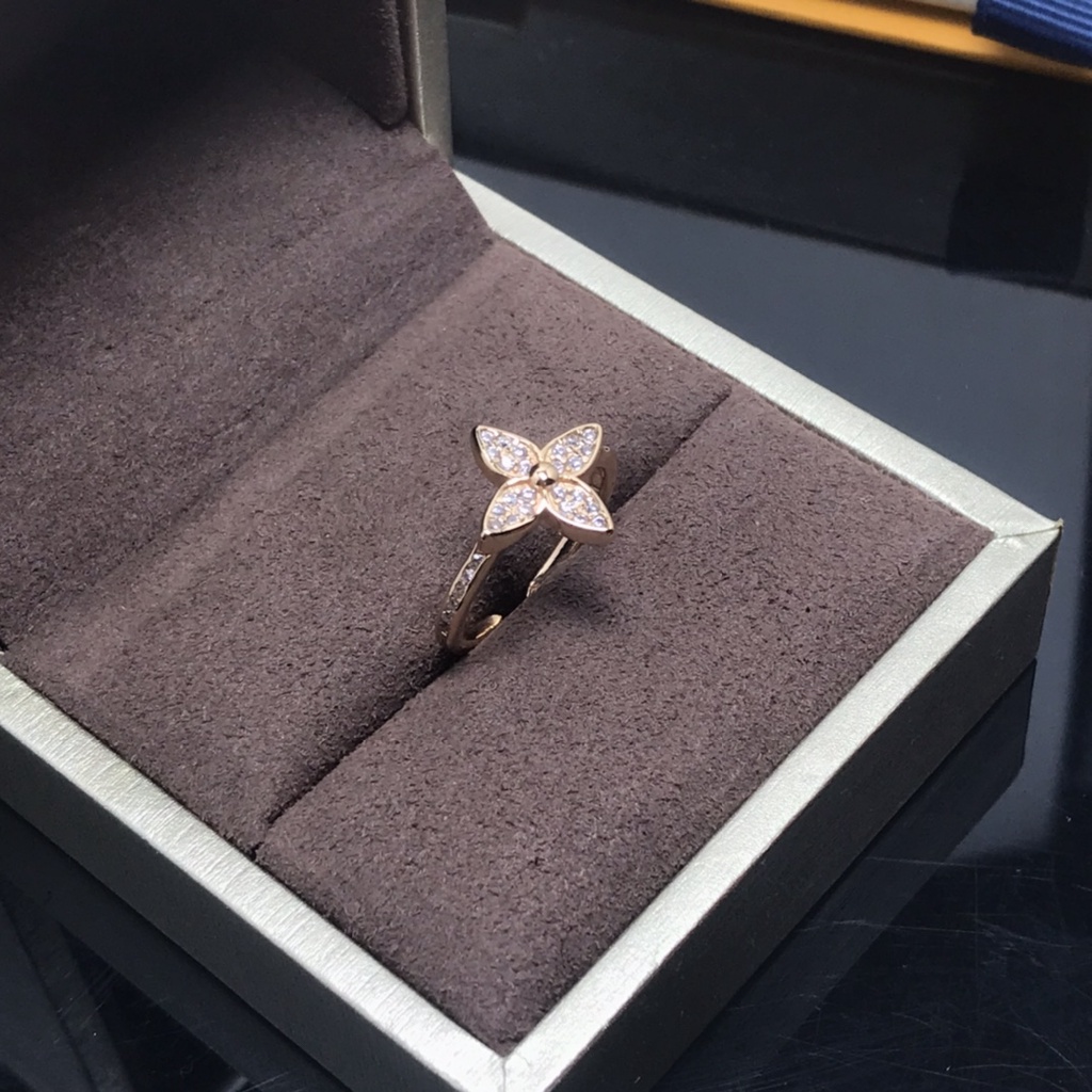 Nhẫn Hoa Đính Đá Thời Trang