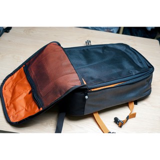 Balo đeo vai dùng đựng máy ảnh DSLR, chất liệu mặt ngoài bằng vải dệt polyester roady full photo.