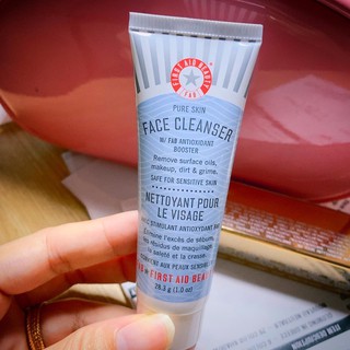 [MINISIZE] Sữa rửa mặt First Aid Beauty Pure Skin Face Cleanser 28.3g