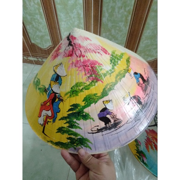 Sỉ nón lá vẽ tranh