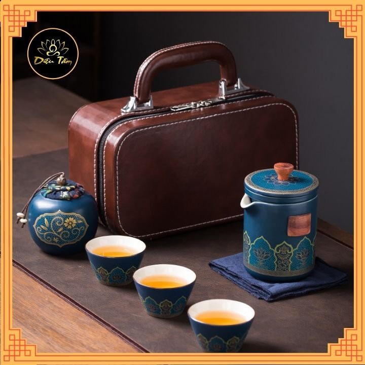 Bộ ấm trà xách tay đơn giản, tiện lợi khi đi du lịch