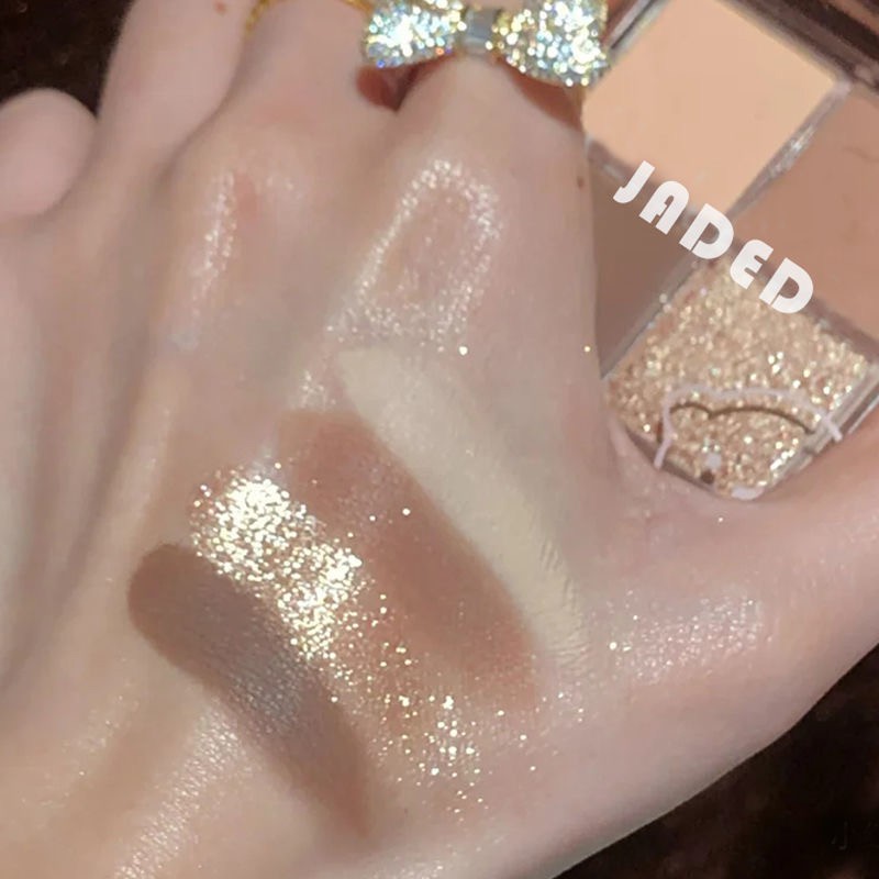 Bảng phấn mắt 4 màu lì tông đất thiết kế họa tiết gấu dễ thương | BigBuy360 - bigbuy360.vn