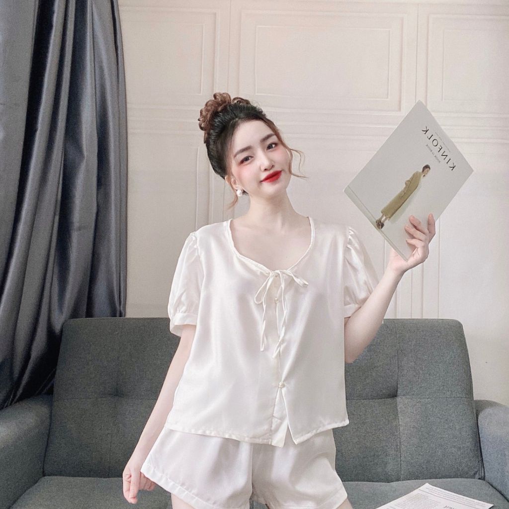 Đồ Ngủ Tiểu Thư Tay Ngắn Đính Nút Ngọc 40-60kg | BigBuy360 - bigbuy360.vn
