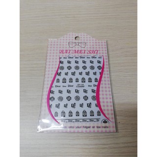 Miếng dán móng dạng chữ