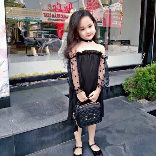 Đầm suông tay lưới chấm bi