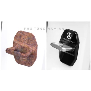Bộ 4 ốp chốt cửa logo mercedes