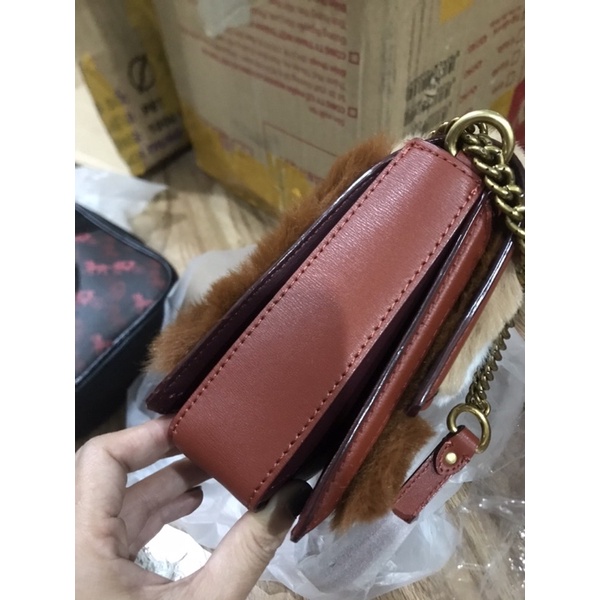Túi coach lông cho ai thích ấm áp Size 22