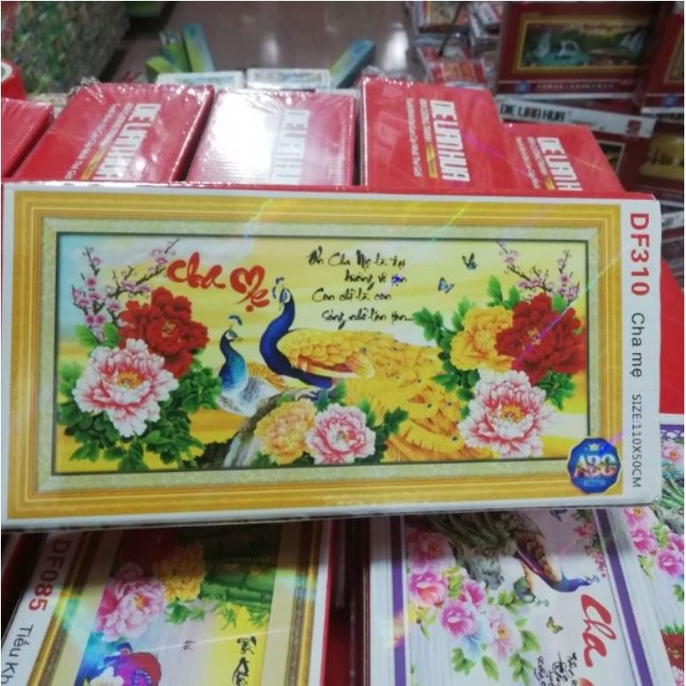 Tranh đính đá cha mẹ KT:110x50cm,tranh gắn đá chưa gắn.