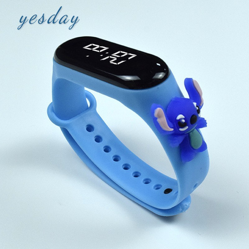 Đồng Hồ Đeo Tay Điện Tử Dây Silicone Chống Nước Có Đèn LED Hình Siêu Anh Hùng Hoạt Hình Dễ Thương Cho Bé Trai Bé Gái