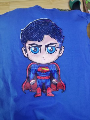Áo thun in hình siêu anh hùng tích hợp đèn LED thú vị cho bé