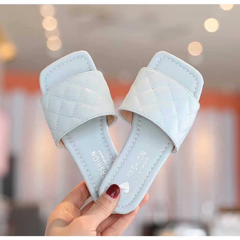 Dép bé gái mã 6901