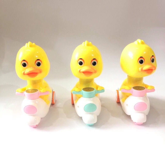 Vịt chạy xe vespa siêu cưng