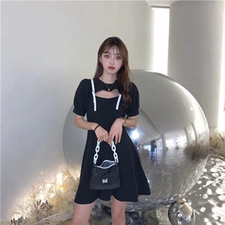 Đầm Đen Choker Dây Belt Trắng Độccc