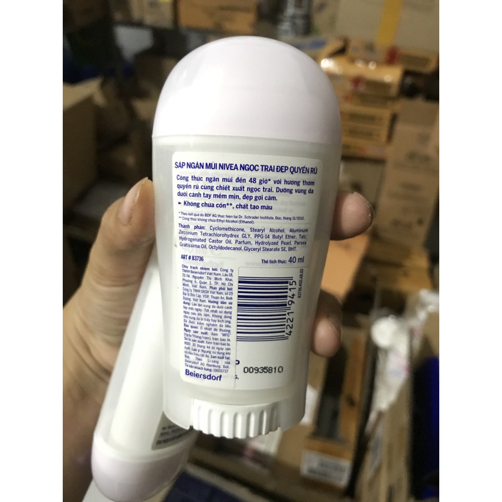 Sáp ngăn mùi NIVEA Pearl & Beauty ngọc trai quyến rũ (40ml) | BigBuy360 - bigbuy360.vn