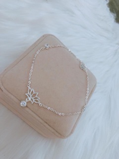 Lắc chân bạc ta