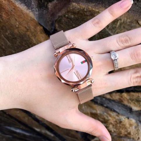 Đồng hồ nữ NC01 dây nam châm ( tặng kèm hộp đựng )