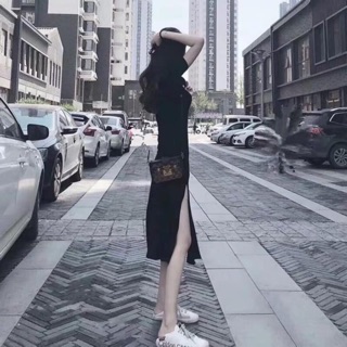 Chân váy xẻ tà