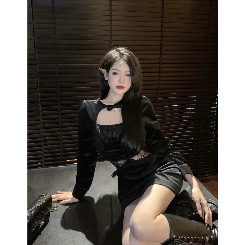 Đầm nhung đen mỏng cổ tròn tay dài phối ren phong cách thu đông