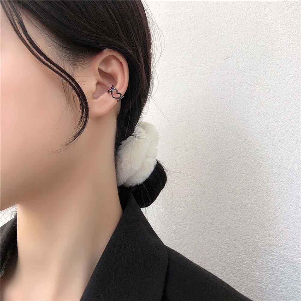 Khuyên Kẹp Vành Tai Hình Trái Tim Đơn Giản Thời Trang Cho Nữ