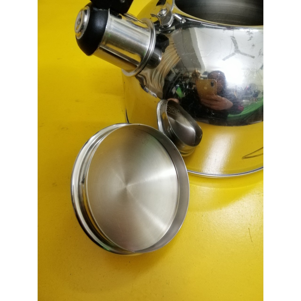 Ấm inox có còi hú nội địa Nhật (2L) (mã 859), Dùng được bếp từ