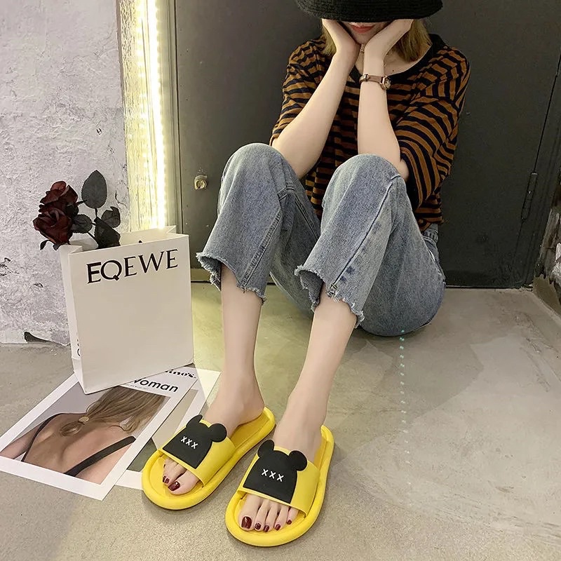 Dép quai ngang hình gấu đi trong nhà cute dễ thương Unisex.