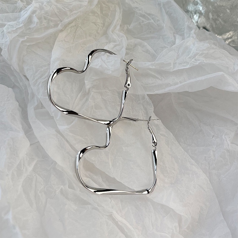 Khuyên Tai Hình Trái Tim Đơn Giản Phong Cách Hàn Quốc Sang Trọng