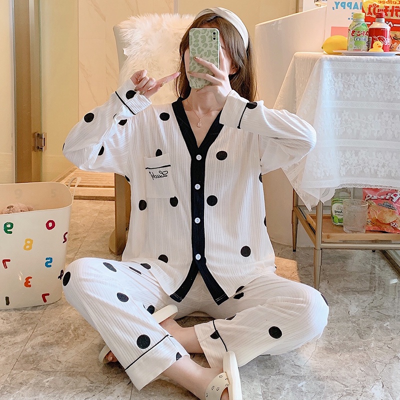 Bộ đồ ngủ tay dài cổ chữ V dáng rộng in họa tiết chấm bi đơn giản thời trang thu đông cho nữ