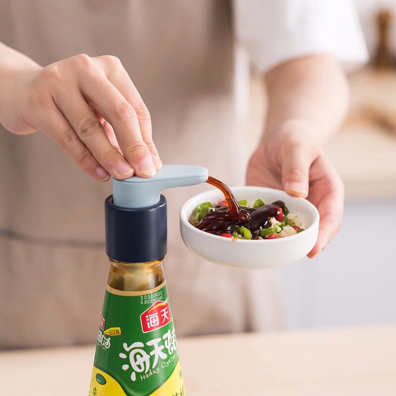 Vòi nhấn thay thế -cho nắp chai lọ nước tương , nước mắm , sữa tắm , dầu gội tiện lợi 0011