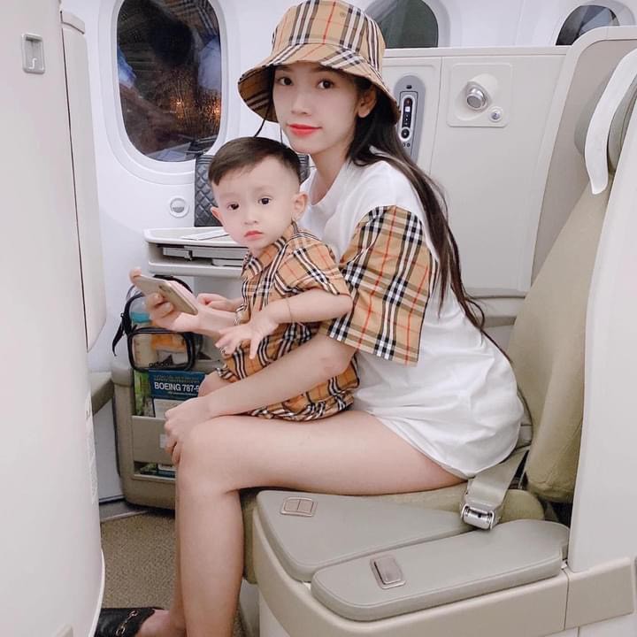 [Mã WASTXINH giảm 10% tối đa 15K đơn 99K] Sét Váy Kẻ BBR Chân Váy Phối Tay