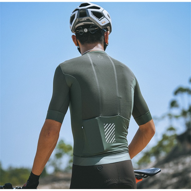 Áo đạp xe Monton ngắn tay Traveler Max - Xanh rêu