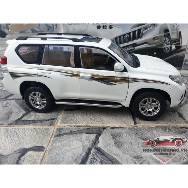 Xe mô hình Toyota Prado, tỉ lệ 1:18