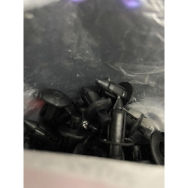Chốt nhựa đen , chốt nhựa dàn áo mọi loại xe honda-yamaha chính hãng