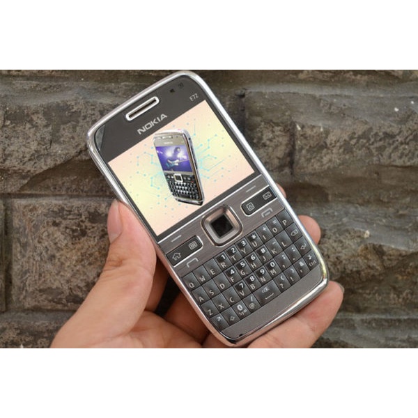 Điện thoại Nokia E72 Sài 3G/ Wifi - Chính Hãng - Bảo Hành 1 Năm