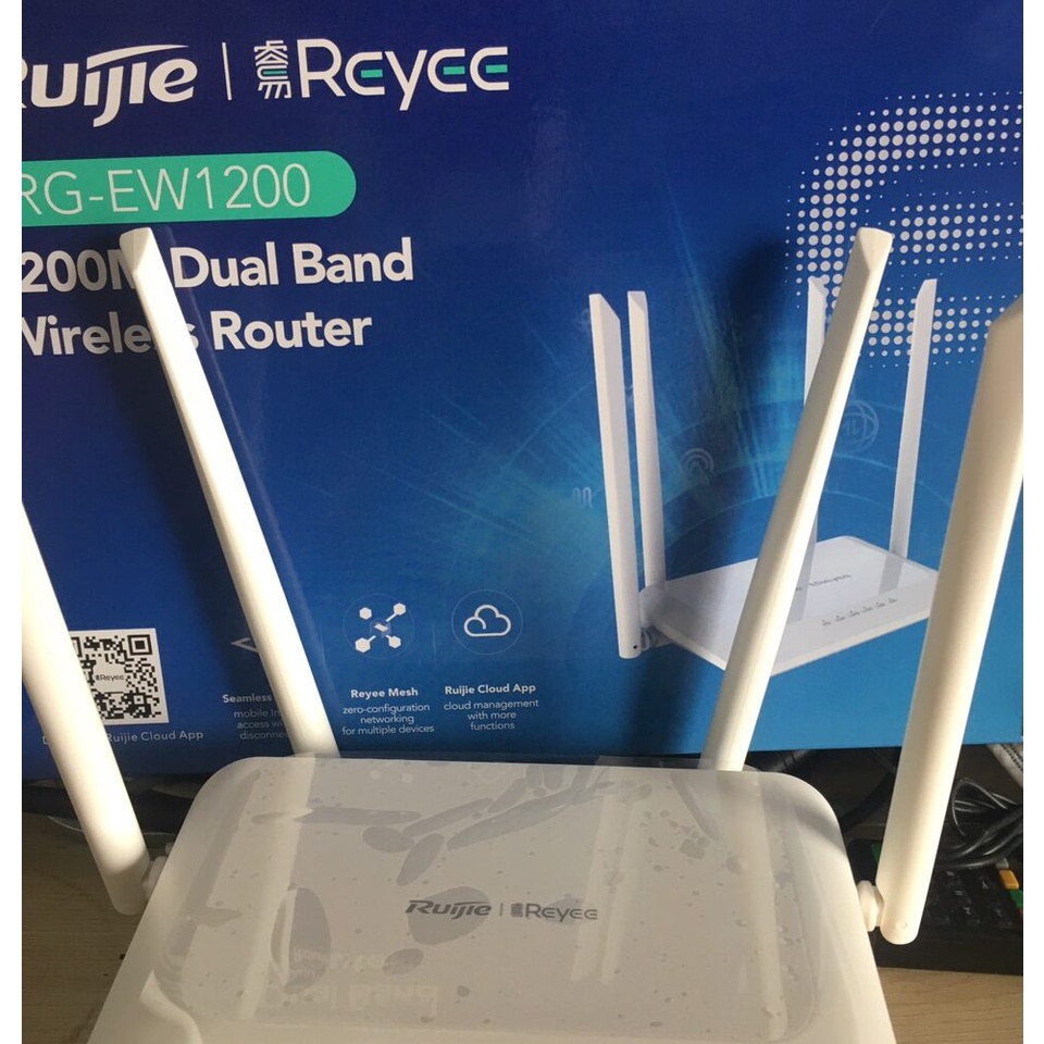 Bộ phát wifi 4 râu và 6 râu, xuyên tường, Ruijie RG-EW1200G Pro EW1200