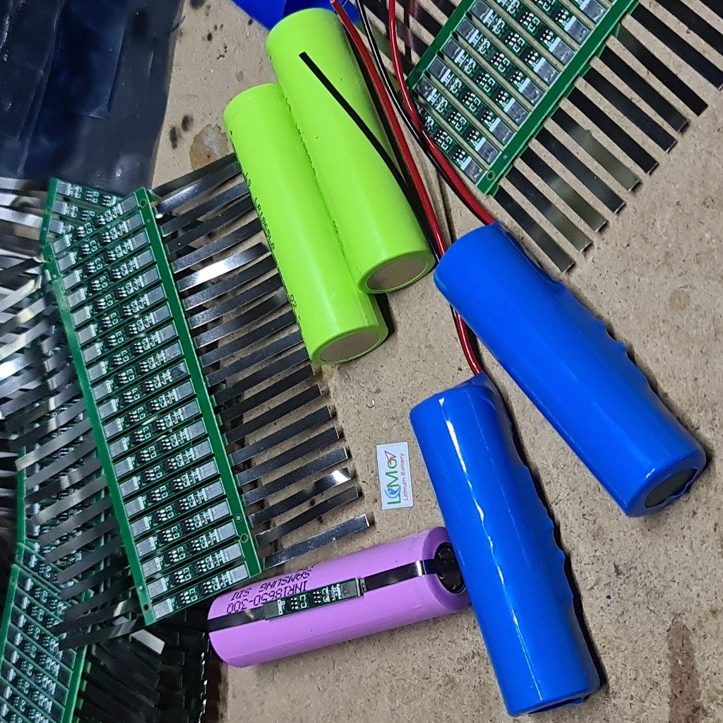 Pin lithium 18650 3.7v 2000mAH. Khối pin lithium 1s 3,7v có mạch bảo vệ 1S Chống chai pin
