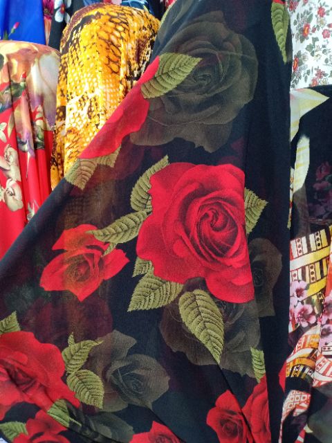 Vải voan hoa hồng