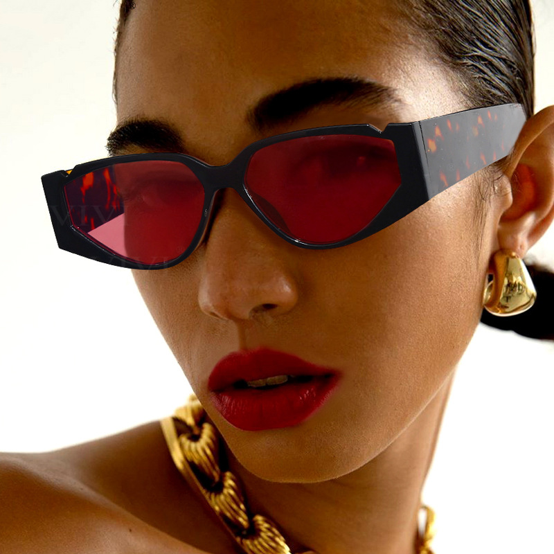 Kính mát gọng hình oval phong cách retro dành cho phái đẹp