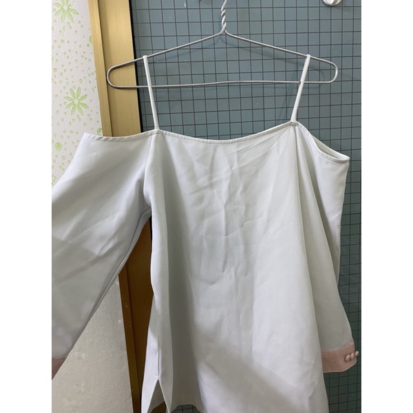 Áo trễ vai ELPIS pass 2hand