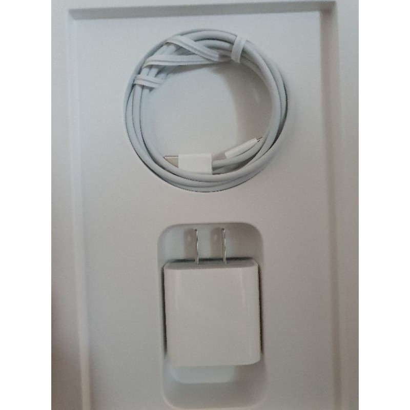 MÁY TÍNH BẢNG IPAD PRO 11 wifi 64gb sivel-like new | BigBuy360 - bigbuy360.vn