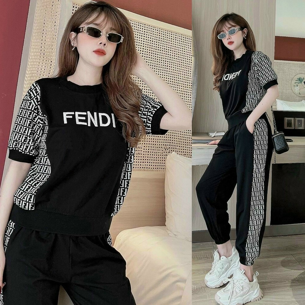 Đồ Bộ Thun Dài Form Rộng Phối Kí Tự Chữ Thêu Hiện Đại