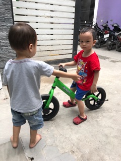 Xe thăng bằng Ander Pro tặng Sách cho bé iu