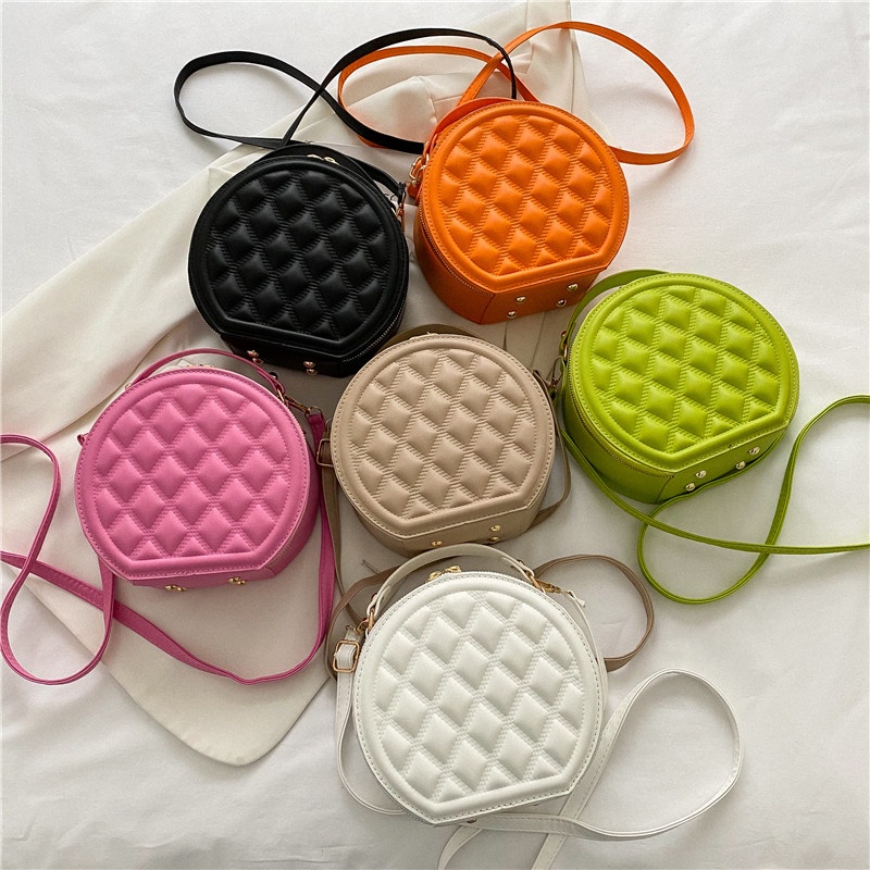 Túi Xách Dáng Tròn Nhỏ Xinh Phối Dây Xích Thời Trang Mùa Hè 2022 Mới Cho Nữ