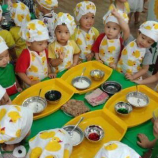Tạp dề kèm nón cho bé