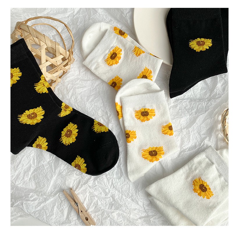 Tất Daisy hoa cúc vàng Art - cổ cao